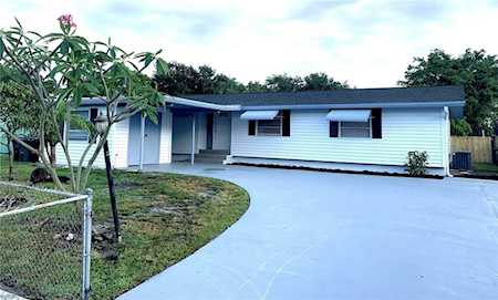 3883 Chickasha Rd Lake Worth, FL 33462