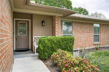 2826 Cripple Creek Trail Grapevine, TX 76051