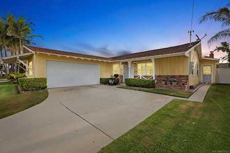 6261 Lake Aral Drive San Diego, CA 92119