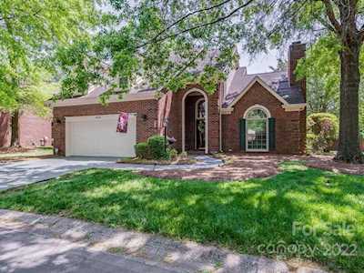7015 Walton Heath Ln Charlotte, NC 28277