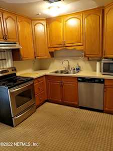 2103 La Valle Dr Jacksonville, FL 32210