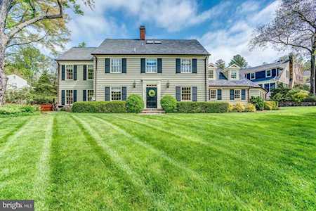 5613 Wood Way Bethesda, MD 20816