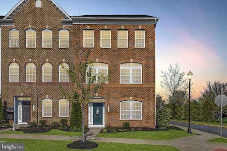 3148 Yeager Dr Herndon, VA 20171