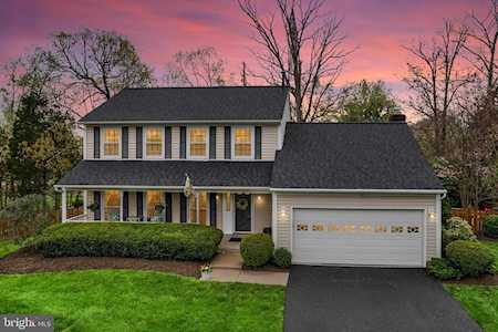 6718 White Post Rd Centreville, VA 20121