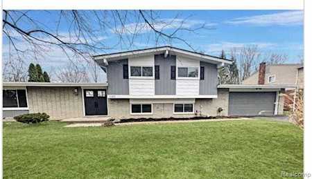 32415 Dunford St St Farmington Hills, MI 48334