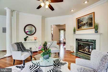 6147 Deer Ridge Trl Springfield, VA 22150