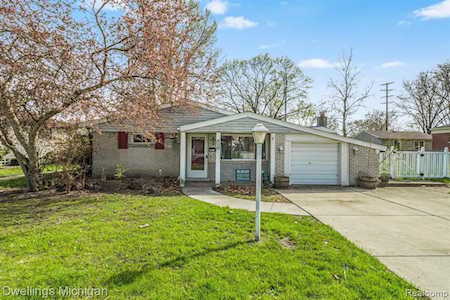 23043 N Brookside Dr Dearborn Heights, MI 48125