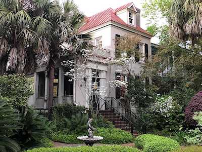140 Queen St St Charleston, SC 29401
