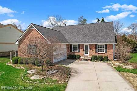 24291 Homestead Ct Novi, MI 48374