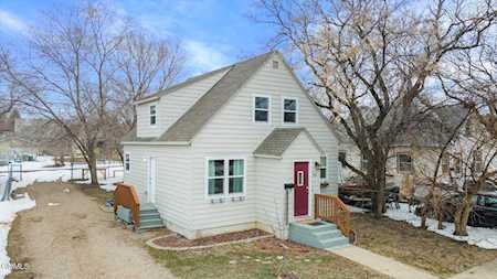 443 NW 17th St Minot, ND 58703