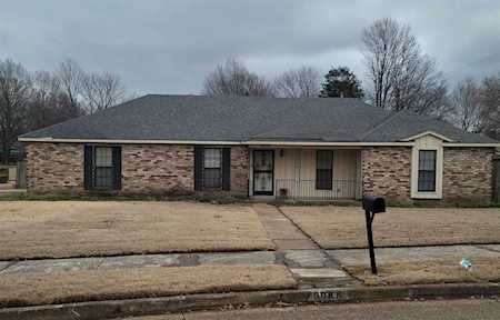 5088 Barkshire Dr Memphis, TN 38141