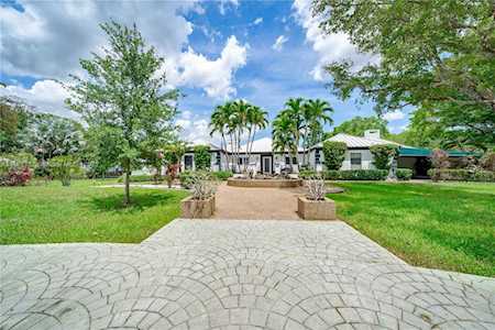 11155 SW 40th St Davie, FL 33328