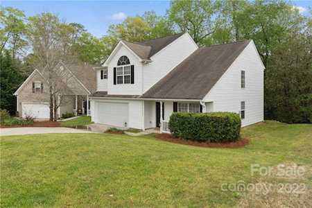 518 Canopy Ct Clover, SC 29710