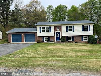 29654 Jennifer Dr Mechanicsville, MD 20659