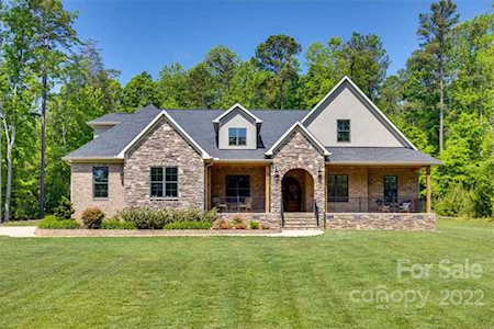 4292 River Oaks Rd Lake Wylie, SC 29710