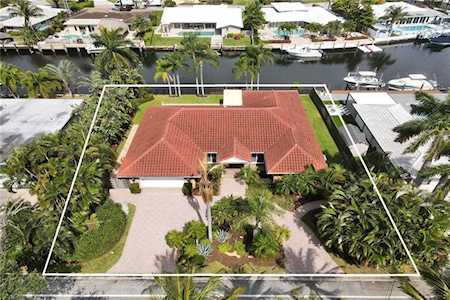 5551 Bayview Dr Fort Lauderdale, FL 33308