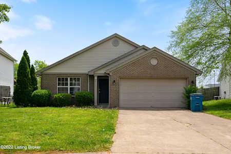 6820 Woodhaven Place Dr Louisville, KY 40228