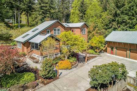 10540 NE Morning Ln Bainbridge Island, WA 98110