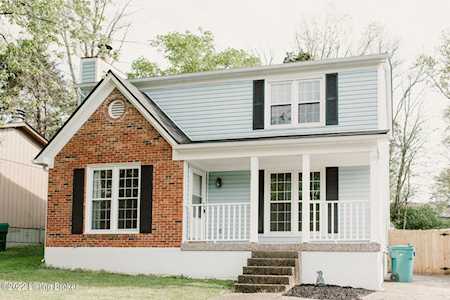 5615 Wooded Lake Dr Louisville, KY 40299