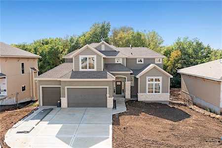 9294 Carbondale St Lenexa, KS 66227
