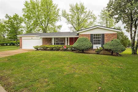 1078 Eaglepass Ct. Chesterfield, MO 63017