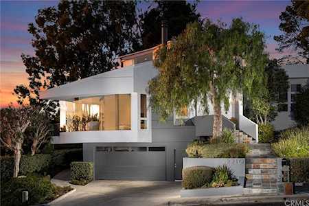 2210 Hillview Dr Laguna Beach, CA 92651
