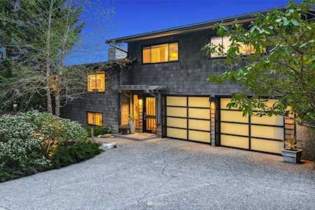 2506 W Lake Sammamish Parkway SE Bellevue, WA 98008