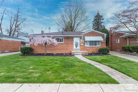 8841 Mercedes Redford Twp, MI 48239