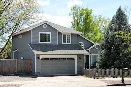 617 Crystal Dr Eagle Point, OR 97524