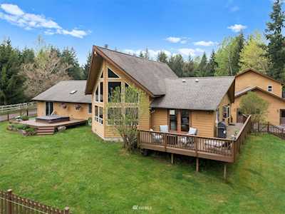 8819 353rd Ave NE Carnation, WA 98014