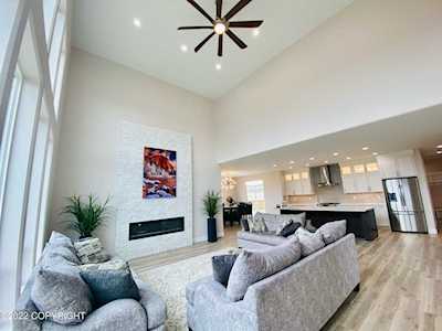 6822 E Gateway Drive Palmer, AK 99645