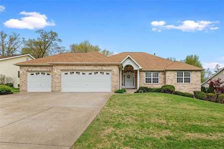 1007 Marions Cove Dr Lake St Louis, MO 63367