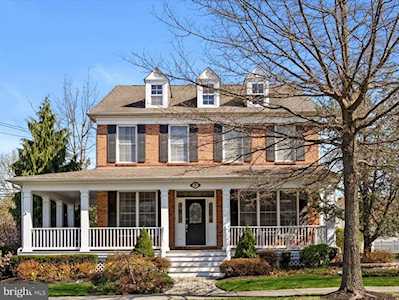 2 Chilton Dr Chesterfield, NJ 08515