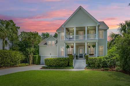 2266 Sandy Point Ln Mount Pleasant, SC 29466