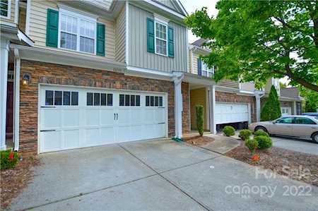 12110 Red Rust Ln Charlotte, NC 28277