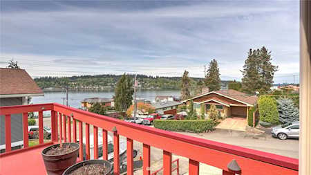 913 N 36th St Renton, WA 98056
