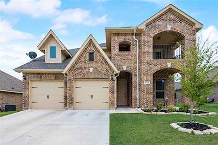 613 Bayonet Drive Fort Worth, TX 76108