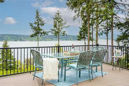 804 179th Ct NE Bellevue, WA 98008
