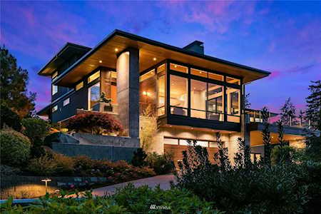 729 97th Ave SE Bellevue, WA 98004