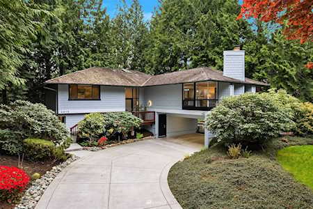 2619 Sahalee Dr W Sammamish, WA 98074