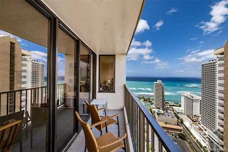 201 Ohua Avenue #T1-3404 Honolulu, HI 96815
