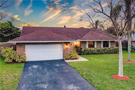 11218 NW 43rd Ct Coral Springs, FL 33065