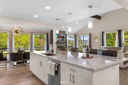 6 168th Ave NE Bellevue, WA 98008