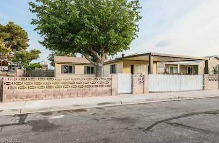 5631 Tunis Ave Las Vegas, NV 89122