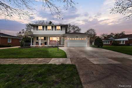 9620 Reeck Rd Allen Park, MI 48101