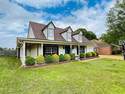 6688 Golden Star Cv Bartlett, TN 38134