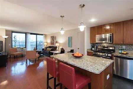 700 Grove St #8R Jersey City, NJ 07310