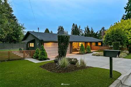 804 109th Ave SE Bellevue, WA 98004
