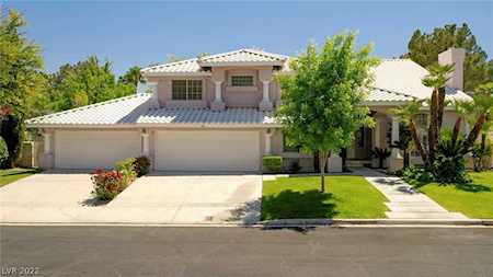9913 Robin Oaks Dr Las Vegas, NV 89117