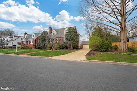 2827 Van Buren St N Arlington, VA 22213
